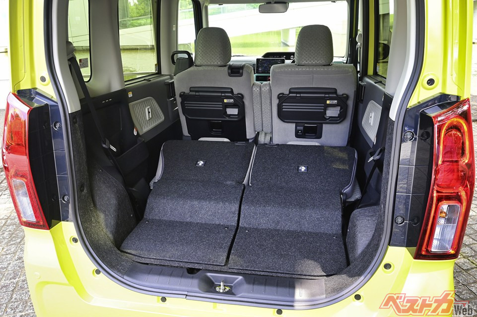Daihatsu Tanto's Deck Board is a Game Changer! Converts to Flat Cargo Floor!