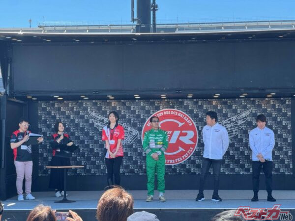 土屋圭一さんをはじめ、スーパーGT500クラス参戦中の大津弘樹選手、武藤英紀監督など盛り上がったトークショー