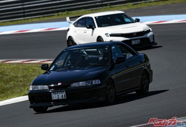 各タイプRオーナーがスポーツ走行を楽しんでいた