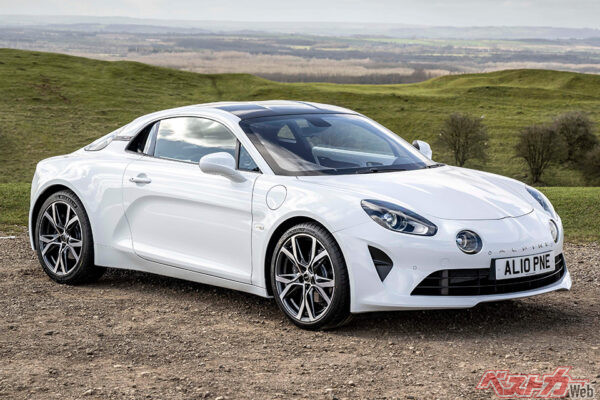 アトリエアルピーヌで受注するモデルはすでに完売。最後の限定車のBLEU ALPINE EDITIONはR70が数台あるのみ（2026年3月18日時点）