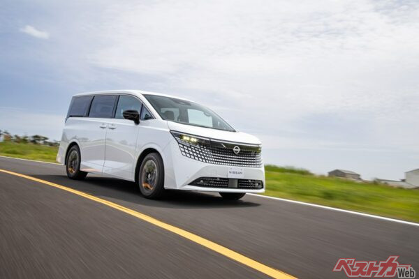 走りの日産なだけあって大きなエルグランドでもしっかりとした加速感を味わえる。もちろんハンドリングも運転好きが納得する仕上がりに