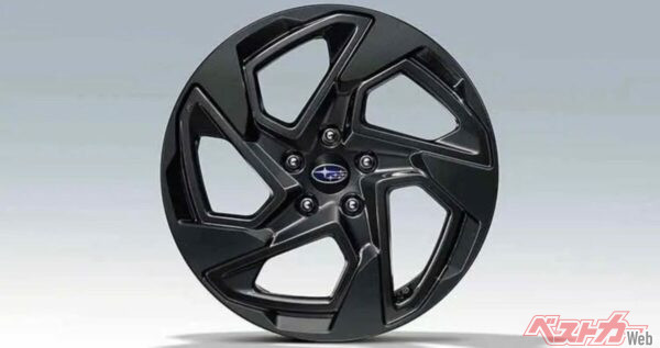 Limited用の18インチアルミホイールをダークメタリック塗装、足元を引き締める効果がある