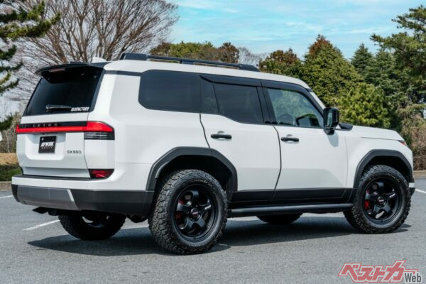「MEISTER S1 1PIECE SUV」を履いた高級SUVのレクサス GX550