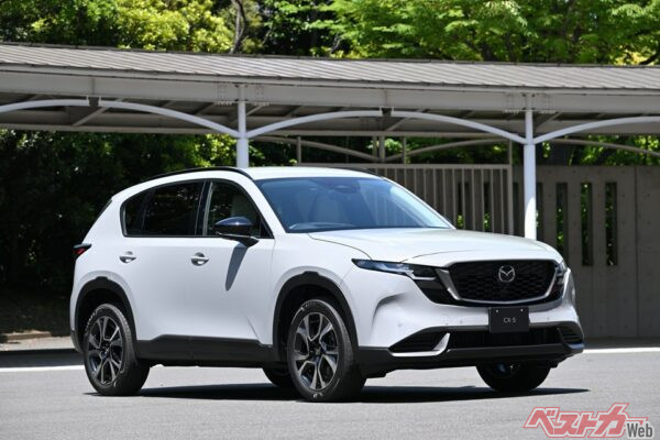 フロントの印象もより精悍になった新型CX-5