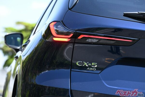 手触り大幅アップ!!　新型CX-5は先代のネガ払拭!!　気持ちいいウィンカーとうとう来たゾ