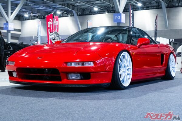 ホワイトのワークエモーション CR「至極」は平成の名スポーツカーNSXに履かせるとよく似合う