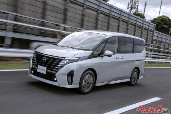 マイナーチェンジ前のセレナ ハイウェイスターV