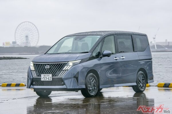 2025年12月にマイナーチェンジしたセレナ。ハイウェイスターVとLUXION（ルキシオン）はフロントグリルが変更となった