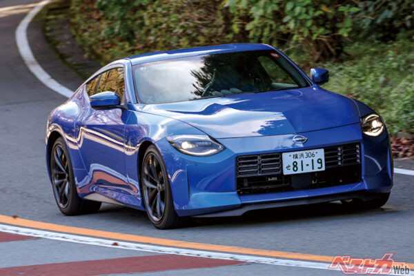 高回転までスムーズに吹き上がる3L・V6ターボ搭載のフェアレディZ