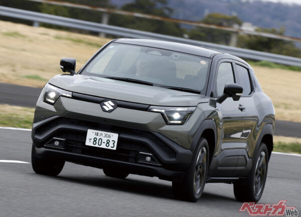 スズキ eビターラZ（4WD　価格＝492万8000円　※CEV補助金＝127万円）。インド生産でスズキ初の量産BEVとなる世界戦略車