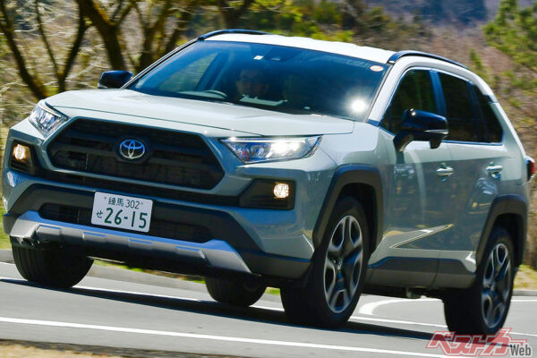 実はハイブリッドじゃなくても十分!? コスパ重視なら2L自然吸気が最適解！ トヨタ「RAV4」中古車購入ガイド