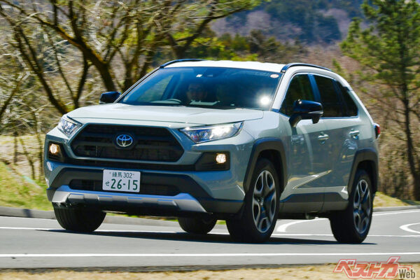 トヨタ RAV4（4代目・2019年登場）。ボディサイズは全長4610×全幅1865×全高1690mm