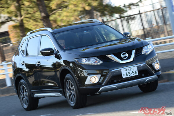 日産 エクストレイル(3代目・2013年登場)。ボディサイズは全長4640×全幅1820×全高1715mm。パワーユニットは2Lガソリンと2Lハイブリッド