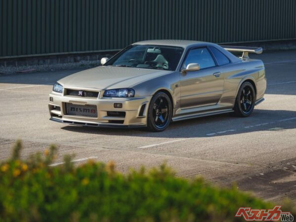 2001年式のGT-R M-Specは、約4800万円で落札。他に比べると安く感じるが、冷静に考えると十分なお値段。もはやコレクターズアイテムの仲間入りだ。