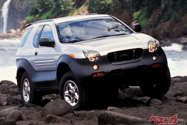 いすゞ ビークロス（販売期間：1997年～2000年）。斬新すぎるデザインに自動車ファンは盛り上がった