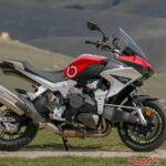 【新車】ビモータ「TESI H2 TERA」638万円で日本発売！Z H2ベースのスーチャー搭載エンジンとハブステアの究極アドベンチャー上陸