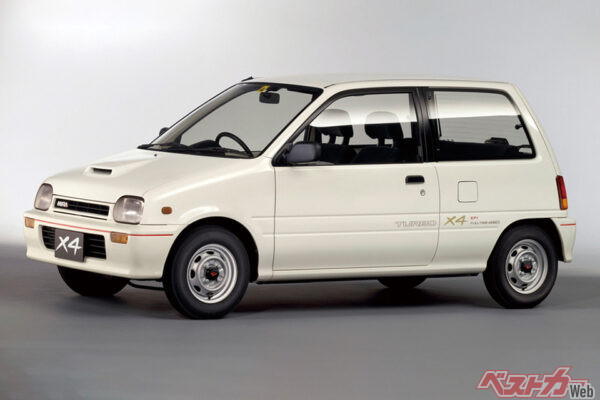 ダイハツ ミラ X4-R（1990年）。4WDターボのモータースポーツ参戦ベース車らしく、ボールベアリングターボやクロスミッションも装備（写真はミラX4）