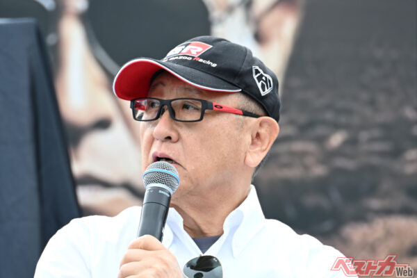 日本のクルマ界を元気に！　富士24時間レースや東京オートサロンでは、積極的に「盛り上げ」を意識するモリゾウこと豊田章男会長。ベストカーも応援しておりますぞ！
