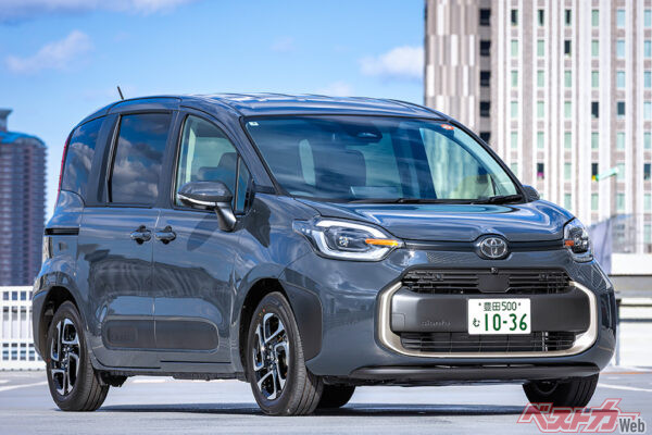 トヨタ シエンタ（207万7900円〜332万2000円）。日本の道路事情にマッチしたサイズ感が魅力のミニバン