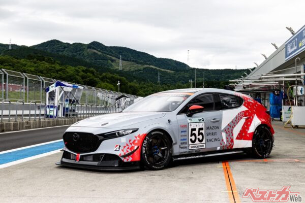 走れば走るほどCO2を削減できる夢の実現に向けスーパー耐久に参戦するMAZDA3