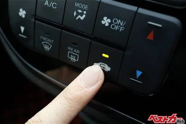 外気を取り入れたいときは「外気導入」、雨天時や湿度が高い場合は「内気循環＋除湿」が効果的（umaruchan4678@Adobe Stock）