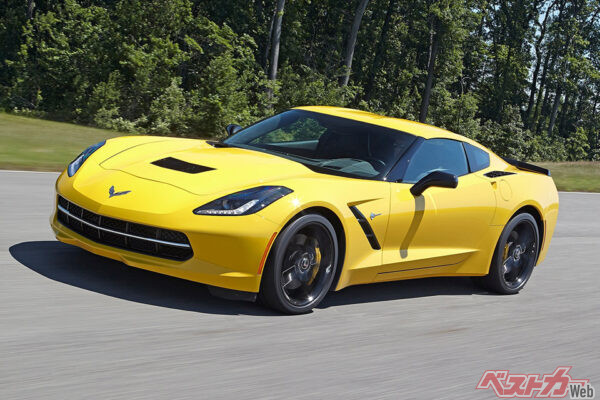 シボレー コルベット（7代目・2014年登場）。パワーユニットは6.2L・V8と6.2L・V8スーパーチャージャーを設定。標準モデルは460ps、パワフルなZ06は659psを発揮