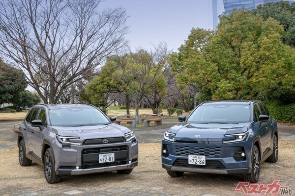 新型RAV4。左がアドベンチャー、右がZ
