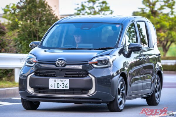 シエンタは2026年3月の新車販売台数ランキングで首位を獲得するなど、高い人気を維持している