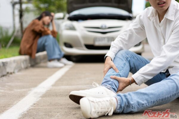 自転車事故への備えとしては、個人賠償責任特約と人身傷害保険の車外補償をセットで加入しておくのがおすすめだ(Prot@Adobe Stock)