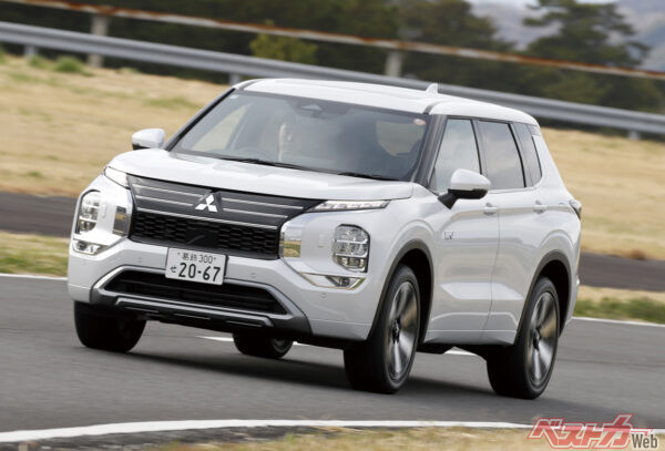 日本向けのPHEVが2021年に登場して以来、毎年改良がなされ熟成度のあがっているアウトランダーPHEV