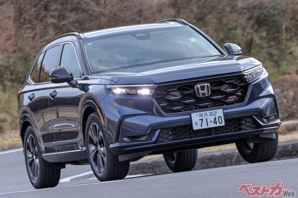 WR-VとCR-V（ホンダ）。こちらはCR-V。WR-Vのほうが大きそうだけど、そうじゃない……