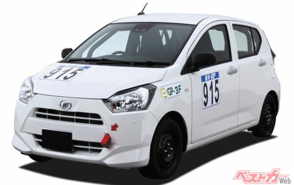 もともとスポーティな顔つきのため、ミライースtuned by D-SPORT Racingというスパルタンな性格になっても◎なデザイン