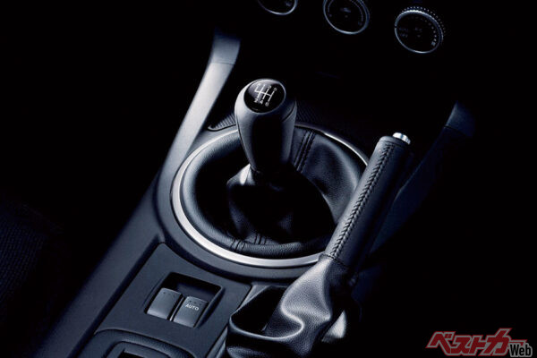 「MT車を運転できるのは100人にひとり」みたいな時代になれば、しめたものだ