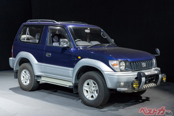トヨタ ランドクルーザープラド（90系）。70系でプラドが誕生。90系プラドではプラットフォームがハイラックスサーフと共用となった