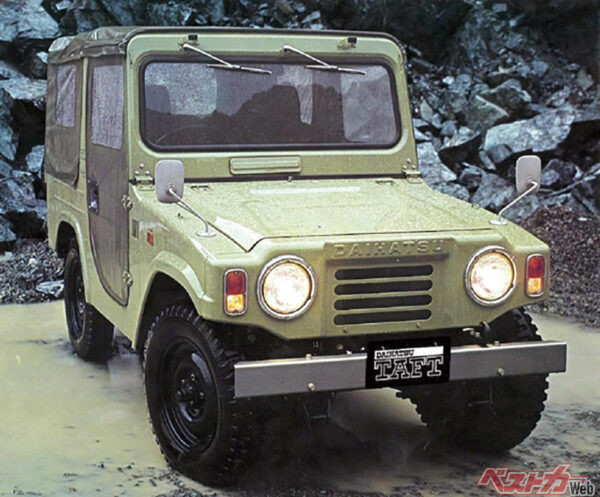 初代ダイハツ タフト（1974～1984年）。1Lエンジンを搭載した小型の本格クロカン。ソフトトップ、レジントップ、メタルトップを設定
