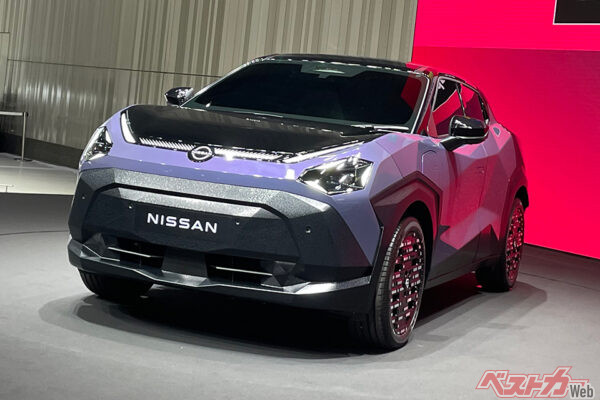 日産 ジューク。欧州市場のコアモデル。2023年のジャパンモビリティショーに出展されたハイパーパンクの面影を色濃く残した外観がナイス
