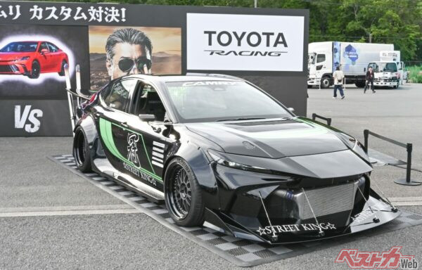 富士24時間レースでは北米カムリのカスタム勝負をGRとトヨタレーシングで実施。正統派GRに対しトヨタレーシングの方向性がわかる（笑）