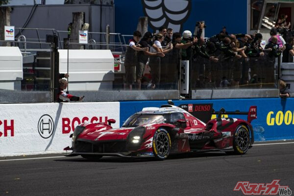 昨年モデルはフロントに虫がくっつき、空力に悪影響を与え、パフォーマンスが落ちた