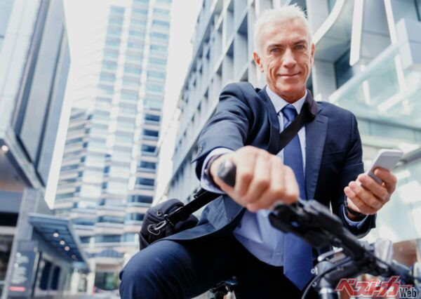 「自転車反則金」で浸透しっつある「青切符」という表現だけど、軽い響きで損しているかも?(Sergey Nivens@Adobe Stock)