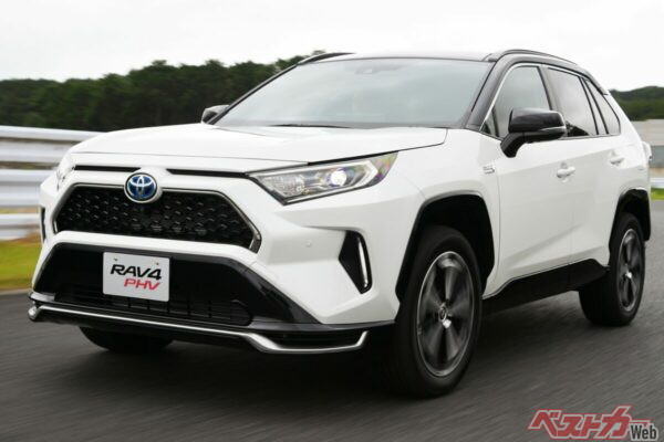 新型RAV4の新車が買いにくい今、先代RAV4中古は本当に得か？　納期と価格で考える損得勘定
