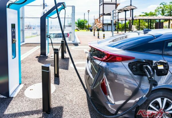 電欠は依然としてBEVユーザーにとって気になるトラブルのひとつ。ただし充電インフラの整備や航続距離の向上によって、以前より発生しにくい環境が整いつつある（PHOTO：Adobe Stock_show999）