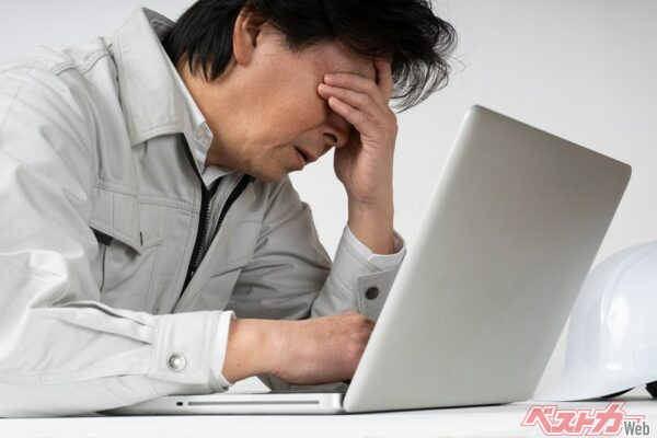 残業が減ったことは良いことでもあるが、その分残業代で得ていた収入が減ることも。残業ではなく、整備士に対する基本給はもっと高くてもいいはずだ（NOBU@Adobe Stock）