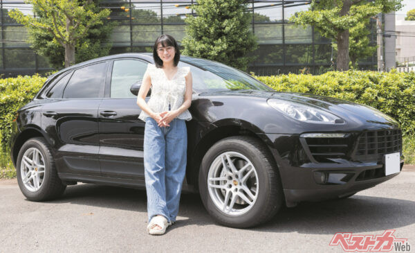 「体が小さいからか、大きいクルマにずっと憧れていました」と話す時東さんの最初の愛車、マカンS。「高速での走りの安定感はいいですね！」とV6、3Lツインターボがお気に入りの様子