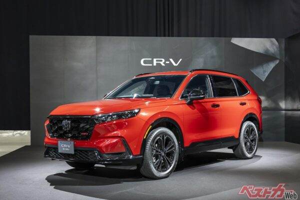 RSらしい赤に黒の加飾でより引き締まるCR-V e:HEV RSブラックエディション