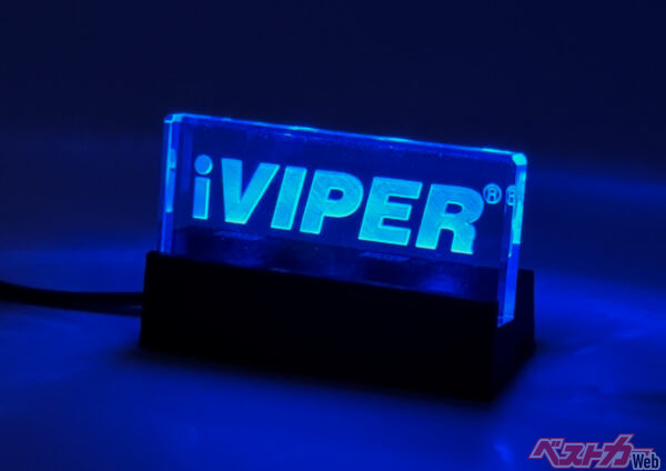 LED点灯で抑止効果を発揮するiVIPERアクリルスキャナー640V7(i)