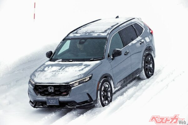 CR-Vはのぼりやくだり、そして高速走行でもさらに対応できるクルマへと進化