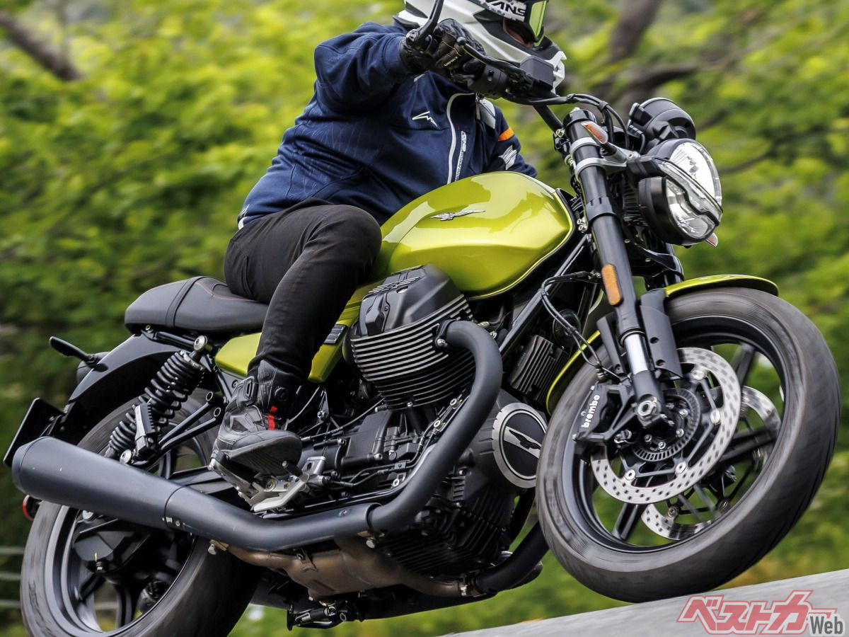 試乗】伝統の縦置きVツインに最新技術が融合！ モトグッツィ新型「V7