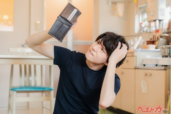  いまのご時世、ボーナスは必ず支給されるというものでもない。そうなるとボーナス払いは一気に苦しくなる（maroke@Adobe Stock）