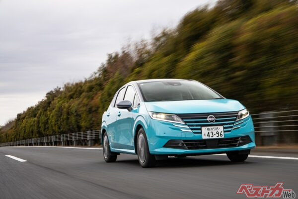 力強さと静粛性をはじめとした、心地よい走りを味わせてくれるe-POWERはコンパクトカーであっても高速走行を苦としない