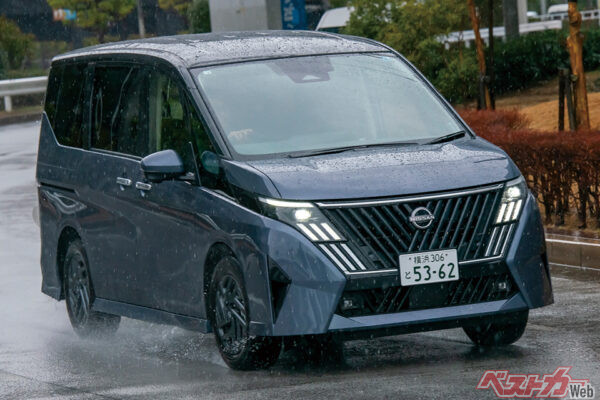 第2位：日産 セレナ（日本への貢献度：89点）。3ナンバーのグレードもあるが5ナンバー車を基本とするミニバン。1.4L e-POWERをメインに、2L車も用意